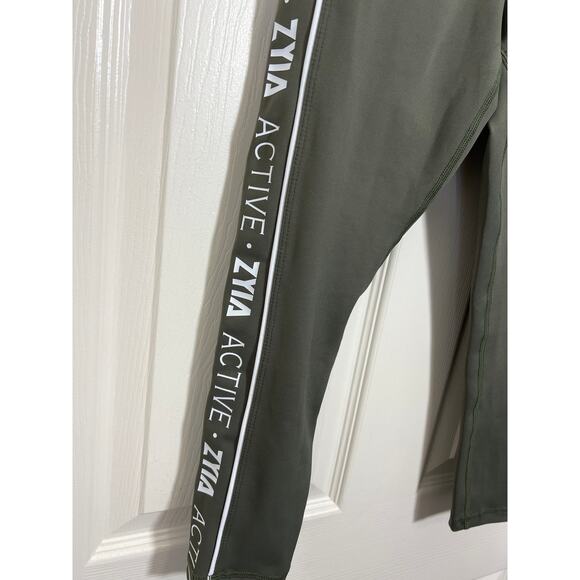 Zyia Active Olive Green Logo Spell Stripe Light N Tight Capri Leggings High Rise - Picture 4 of 9